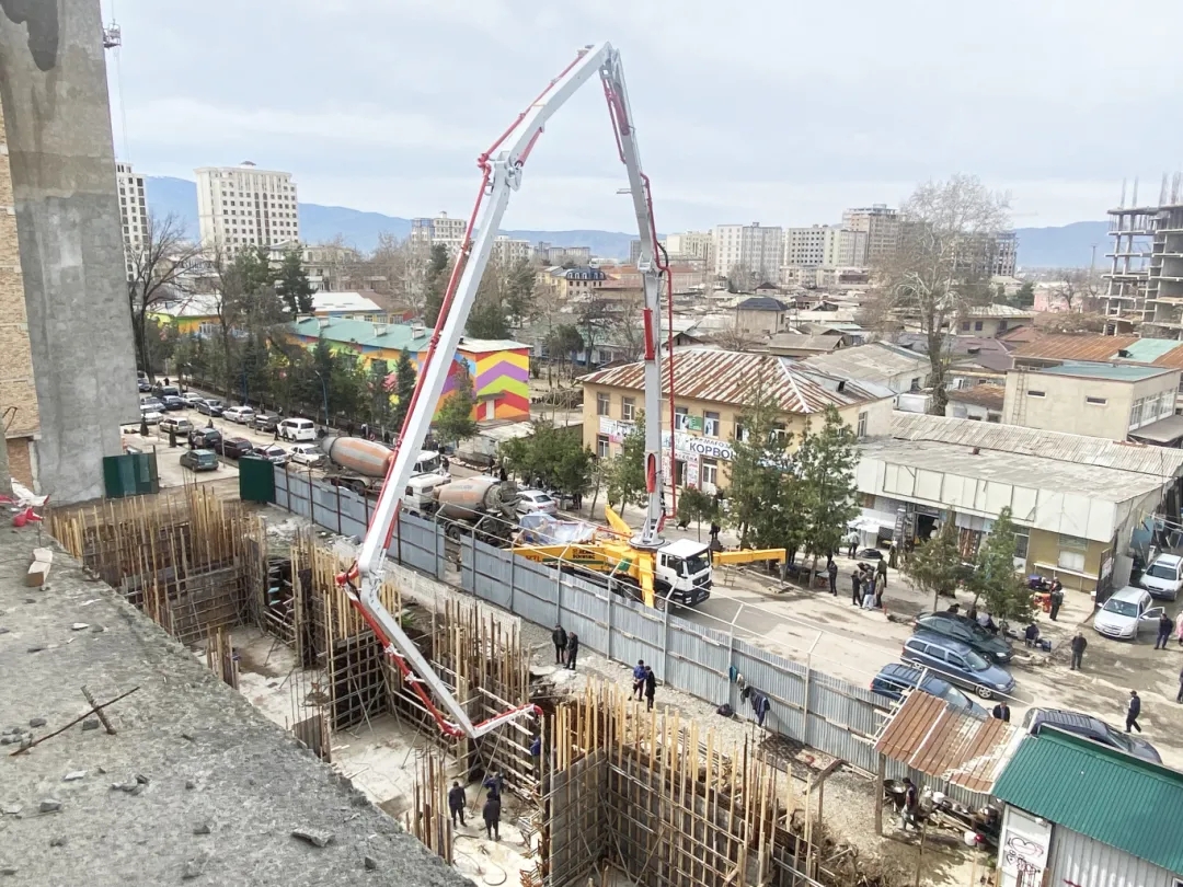 筑梦“蓝海”！皇家国际泵车“圈粉”中亚！