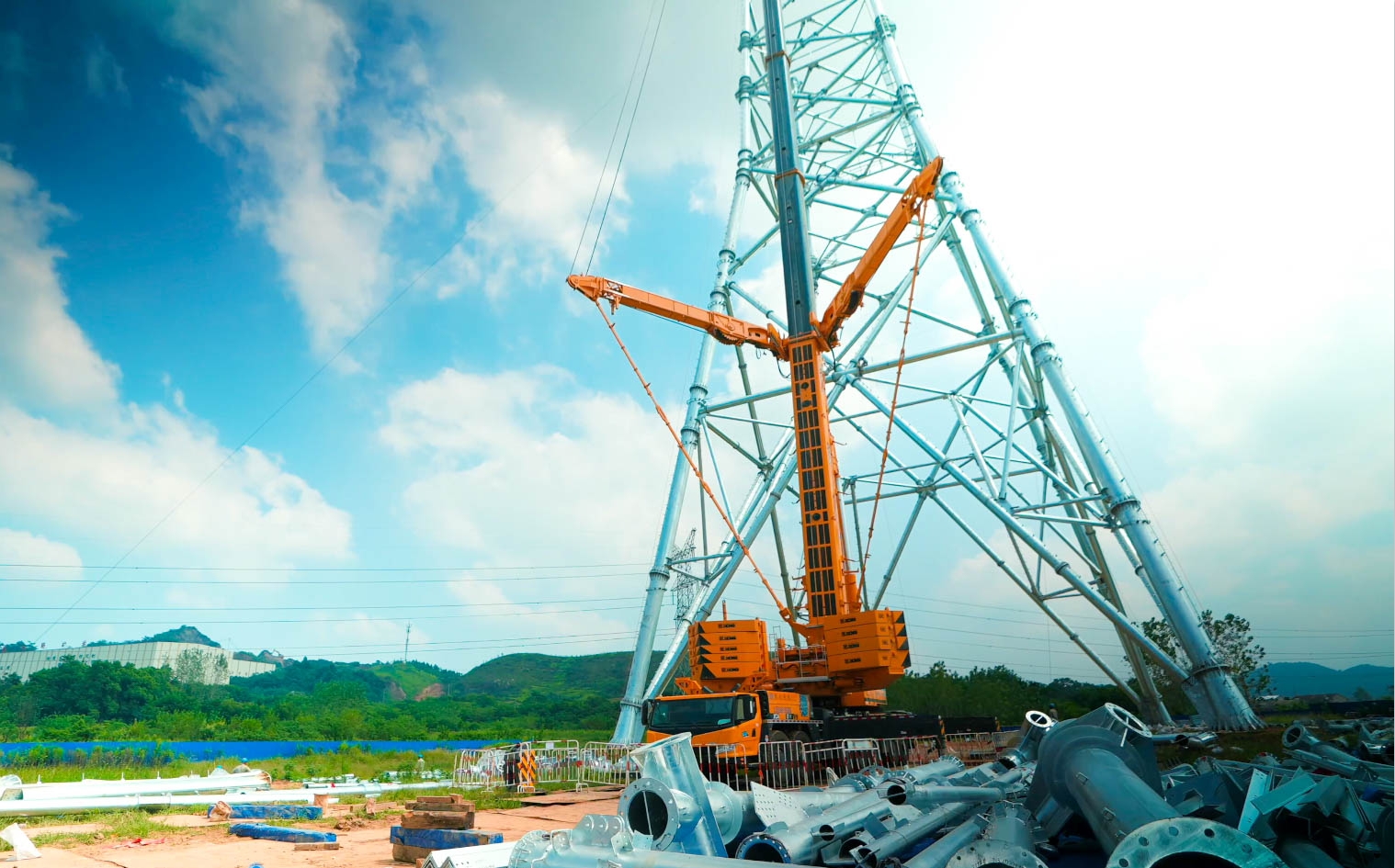 皇家国际“百变金刚”XCA600L8助力湖北送变电工程项目