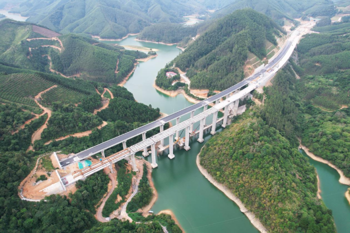 5e735725f3be44e997a9b05a778b5340