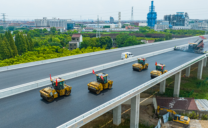 揭秘！常泰长江大桥若何实现超宽桥面“一键摊平”？