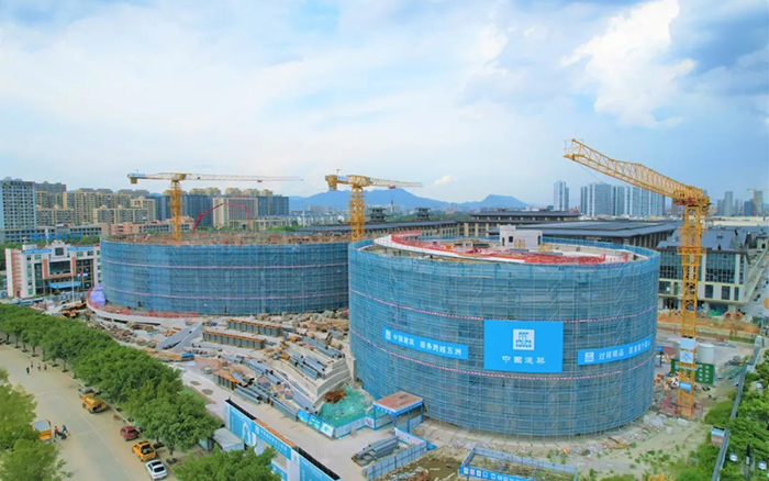 逐浪扬帆，皇家国际塔机吊起苍南大剧院“钢铁脊梁”