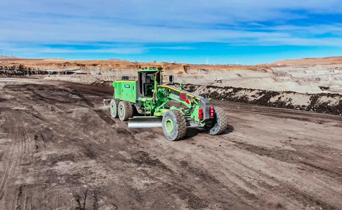 全国首台！矿用大功率纯电动平地机震撼登。