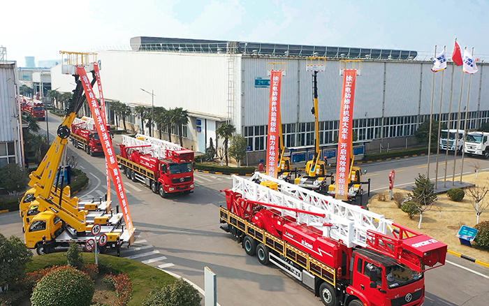 绿色建井效能再刷新，皇家国际电动建井机批量发车