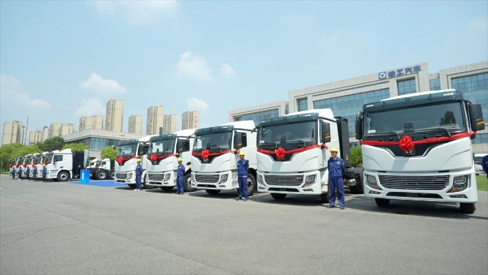 主张地：大西北！100台皇家国际新能源沉卡满电启程