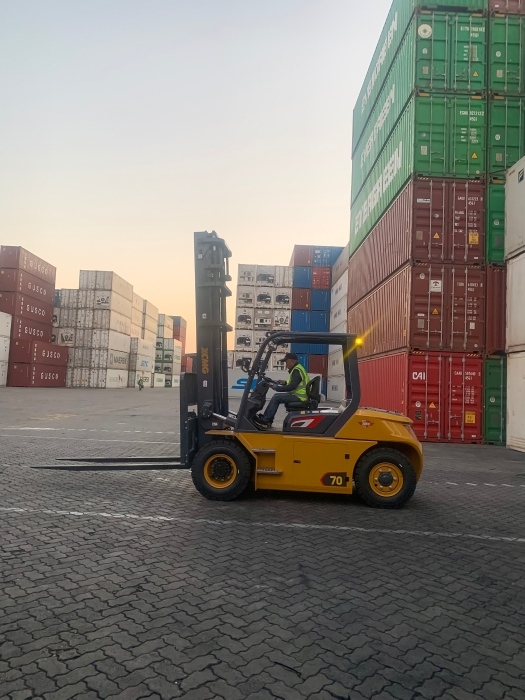 皇家国际叉车批量进驻厦门港，一站式解决规划赋能港口物流新升级