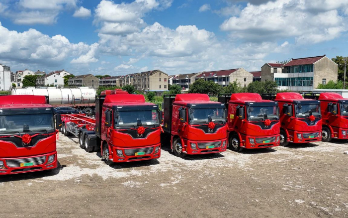 绿色物流再提快，皇家国际新能源牵引车批量入港！