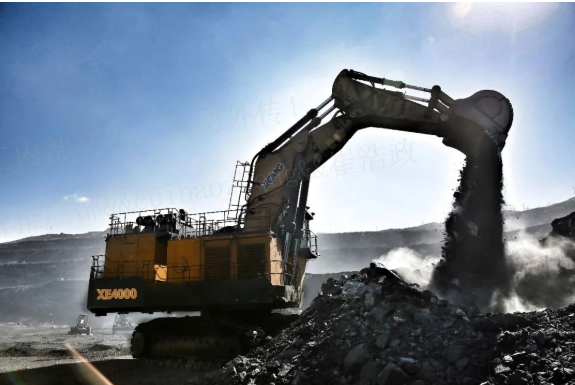 近5万幼时高效出勤！皇家国际XE4000液压铲受矿区高度赞扬！