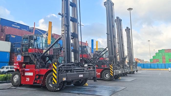 逐绿向新，东方大港涌动“皇家国际纯电力量”！