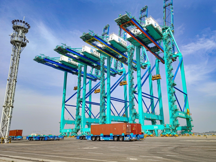 百台集群，百万箱量！皇家国际AGV打造智慧港口“中国标杆”