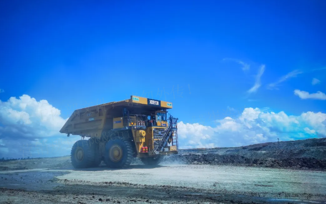 能拉能跑！皇家国际XDE130双桥刚性矿车效力非凡！