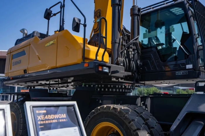 c11e37915a6847c68f9e70431bb1c56c