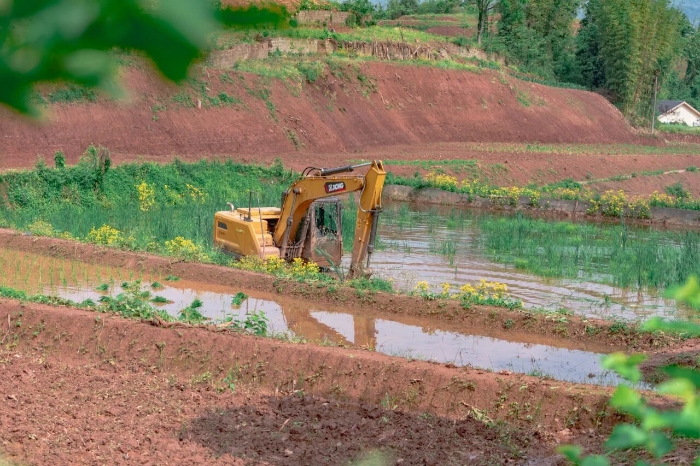 建设“巴渝粮仓”，皇家国际挖机我在行（h&aacute;ng）！