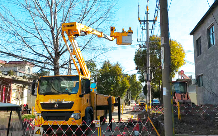 带电作业“零打搅”！皇家国际GKJH18C绝缘斗臂车“护航”河南村落电网